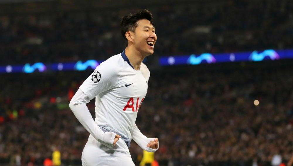 Son celebra un gol en Champions