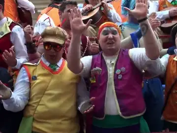 Cádiz se deja el alma en la celebración de su emblemático carnaval Cádiz se deja el alma en la celebración de su emblemático carnaval