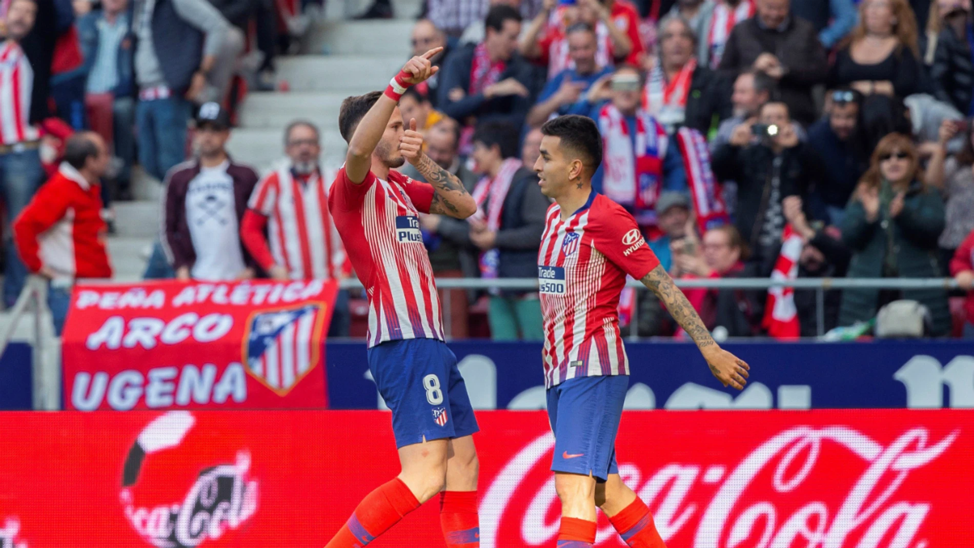 Saúl celebra un gol con Correa Saúl celebra un gol con Correa