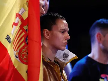 Joana Pastrana, tras revalidar su título de campeona del mundo Joana Pastrana, tras revalidar su título de campeona del mundo