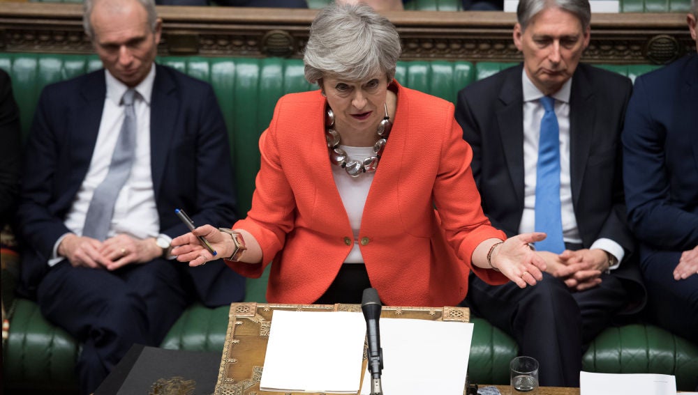 Theresa May durante la segunda votación del acuerdo del Brexit en el Parlamento de Reino Unido