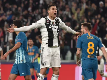 Cristiano Ronaldo celebra un gol ante Saúl Cristiano Ronaldo celebra un gol ante Saúl