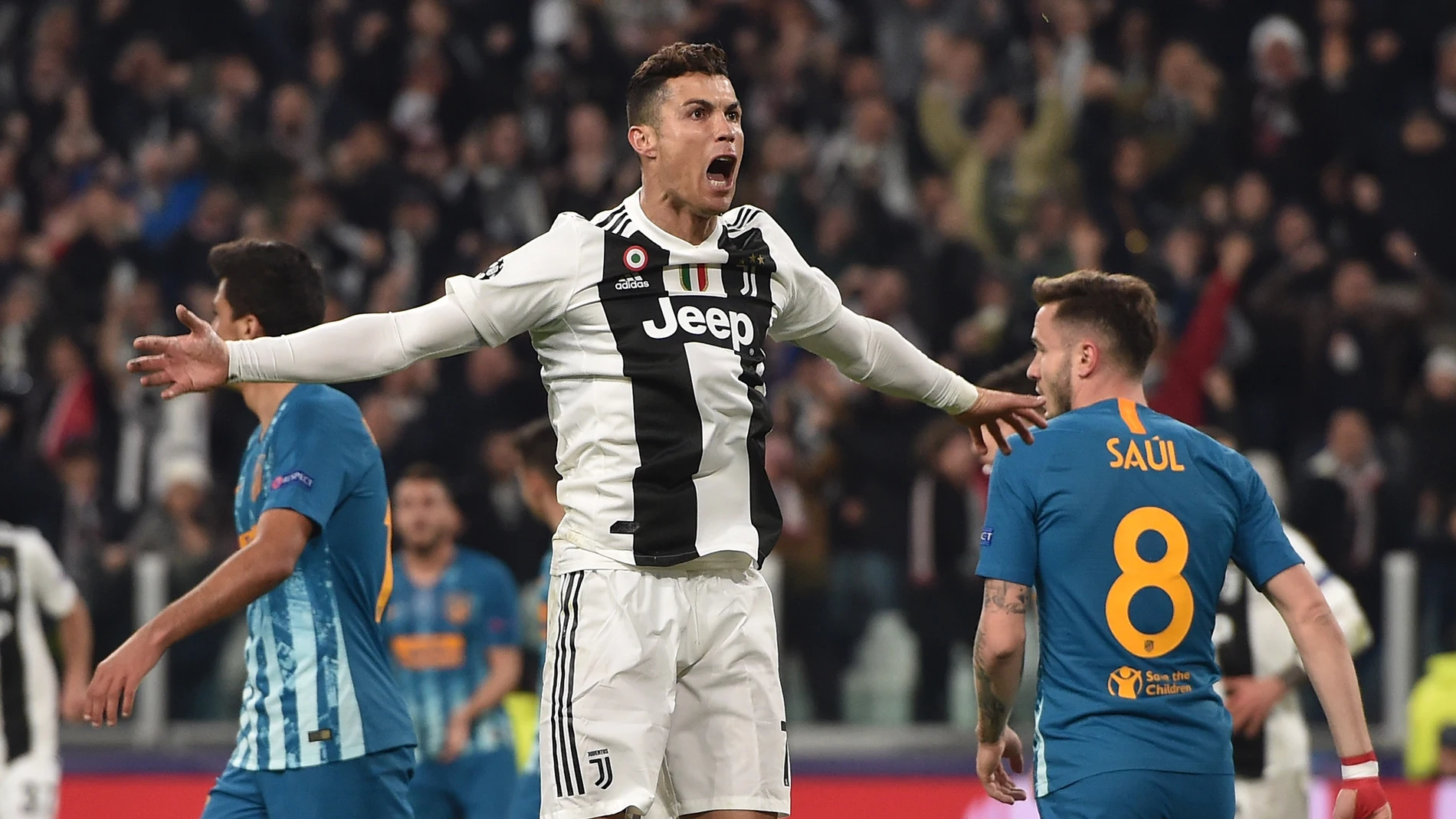 Cristiano Ronaldo celebra un gol ante Saúl Cristiano Ronaldo celebra un gol ante Saúl