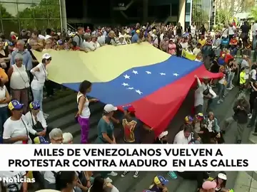 Miles de venezolanos se echan de nuevo a la calle para protestar contra Maduro Miles de venezolanos se echan de nuevo a la calle para protestar contra Maduro