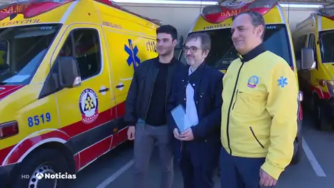 'La cadena de la vida': La iniciativa que une a los sanitarios del Samur y ciudadanos anónimos con pacientes a los que salvaron la vida 'La cadena de la vida': La iniciativa que une a los sanitarios del Samur y ciudadanos anónimos con pacientes a los que salvaron la vida