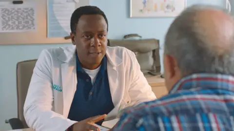 Jimmy Castro es Tomy en 'Allí Abajo' PERSONAJES DE 'ALLÍ ABAJO'