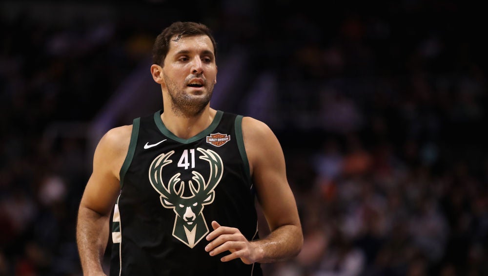 Nikola Mirotic, en un partido con Milwaukee Bucks