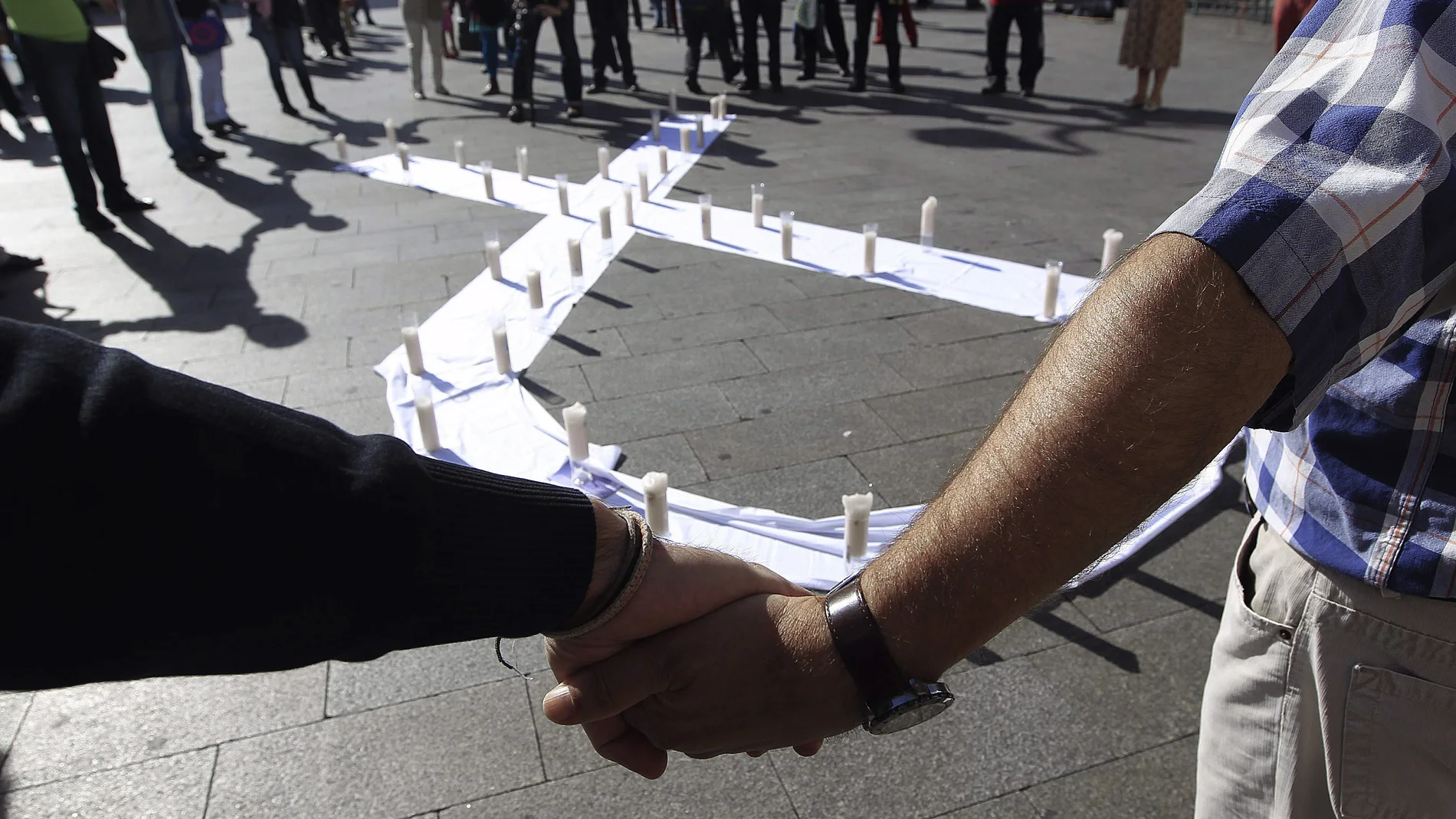 Participantes en una concentración celebrada en la Puerta del Sol de Madrid contra la violencia machista. Participantes en una concentración celebrada en la Puerta del Sol de Madrid contra la violencia machista.