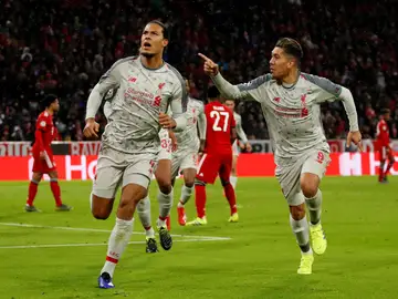 Van Dijk celebra su gol al Bayern Van Dijk celebra su gol al Bayern
