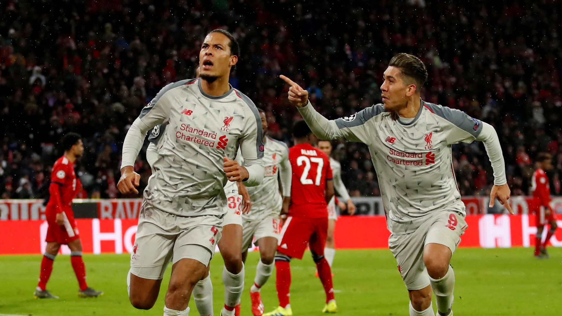 Van Dijk celebra su gol al Bayern Van Dijk celebra su gol al Bayern