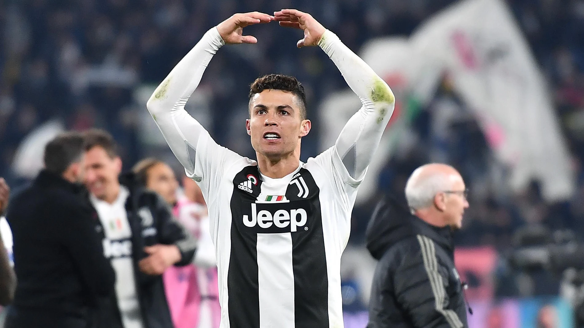 Cristiano Ronaldo celebra el triunfo de la Juventus de Turín Cristiano Ronaldo celebra el triunfo de la Juventus de Turín