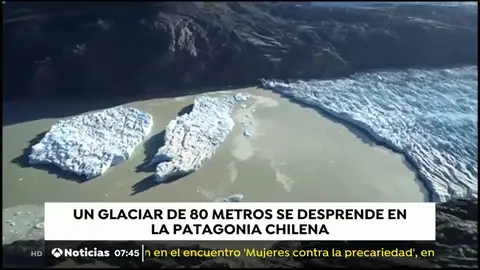 Un glaciar de 80 metros se desprende en la Patagonia chilena Un glaciar de 80 metros se desprende en la Patagonia chilena