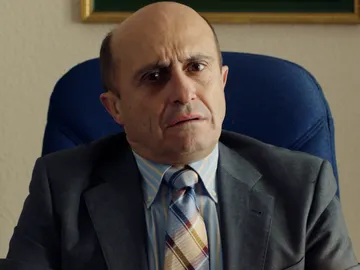 Una inesperada visita altera la paz de Alfonso, nueve meses después Una inesperada visita altera la paz de Alfonso, nueve meses después