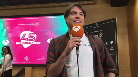 Eudald Font: "El director nos decía que en '45 revoluciones' se tiene que respirar electricidad" Eudald Font: "El director nos decía que en '45 revoluciones' se tiene que respirar electricidad"