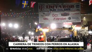 Celebran en Alaska la carrera de trineos tirados con perros más extrema del mundo