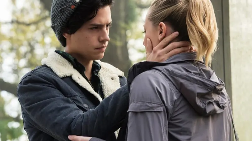 Cole Sprouse y Lili Reinhart en 'Riverdale'