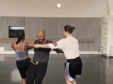 'Triangle Dance', el nuevo reto viral que triunfa en las redes 'Triangle Dance', el nuevo reto viral que triunfa en las redes