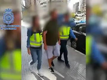 DETENIDO UN BRITÁNICO EN BENIDORM POR ABUSAR DE SUS HIJASTROS DETENIDO UN BRITÁNICO EN BENIDORM POR ABUSAR DE SUS HIJASTROS