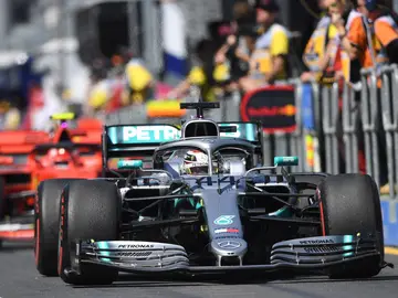 Lewis Hamilton sale al circuito de Albert Park Lewis Hamilton sale al circuito de Albert Park