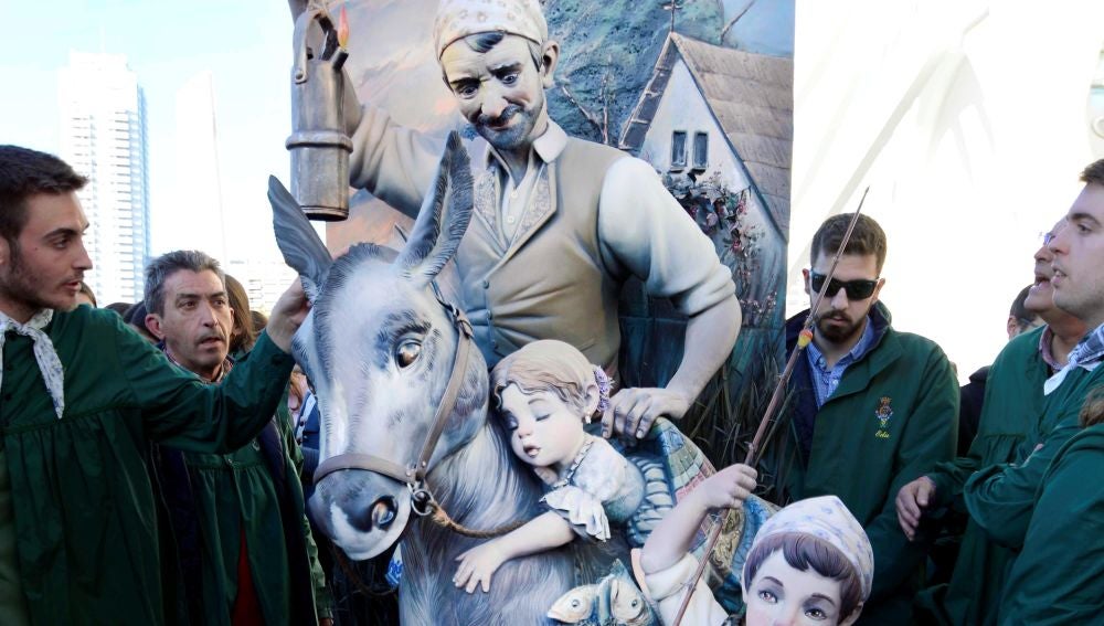 Un homenaje a la huerta de Valencia se lleva el Ninot indultado de las  Fallas de este año