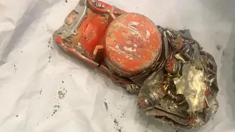 Caja negra del avión siniestrado Caja negra del avión siniestrado