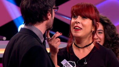 Una romántica Úrsula seduce a Juanra Bonet cantando 'Miedo' en directo '¡Boom!'
