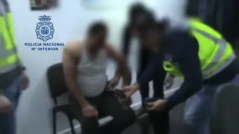 Desarticulada una red dedicada a obtener permisos de conducir ilegalmente Desarticulada una red dedicada a obtener permisos de conducir ilegalmente