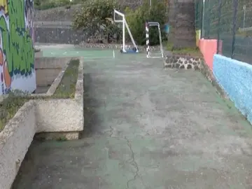 Humedades,interruptores sin proteger en un colegio de La Palma Humedades,interruptores sin proteger en un colegio de La Palma