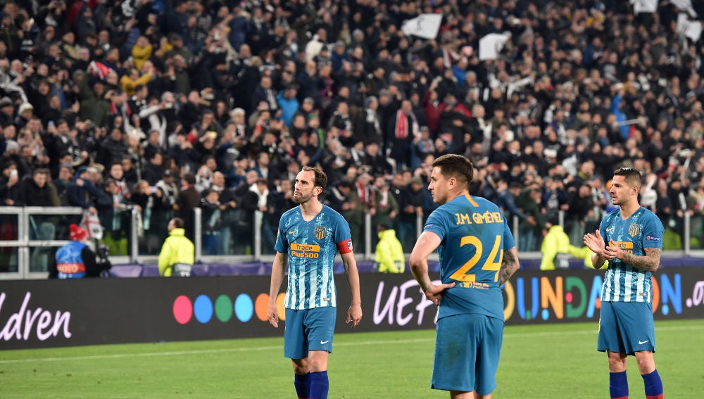 Los jugadores del Atl&eacute;tico hundidos tras la eliminaci&oacute;n