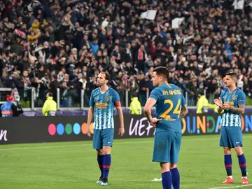 Los jugadores del Atlético hundidos tras la eliminación Los jugadores del Atlético hundidos tras la eliminación