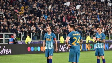 Los jugadores del Atlético hundidos tras la eliminación