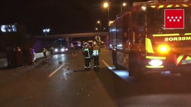 Fallece un conductor tras chocar con otros dos vehículos en la A-2
