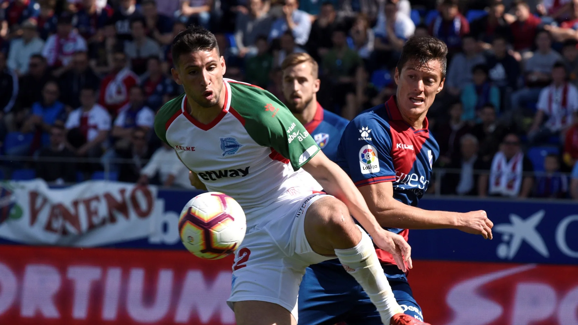 Calleri controla un balón en el partido frente al Huesca Calleri controla un balón en el partido frente al Huesca