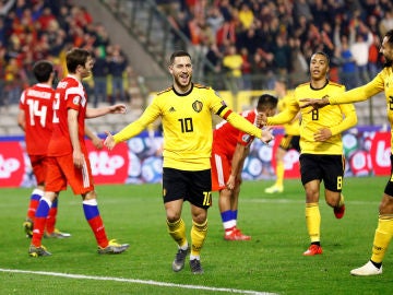 Hazard celebra un gol contra Rusia