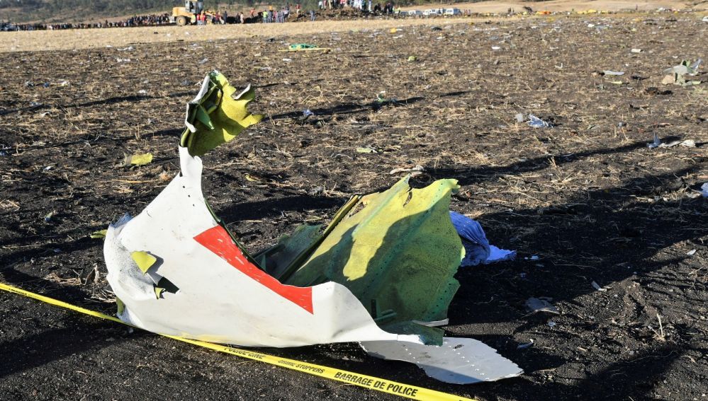 Restos del avión de Ethiopian Airlines que se estrelló