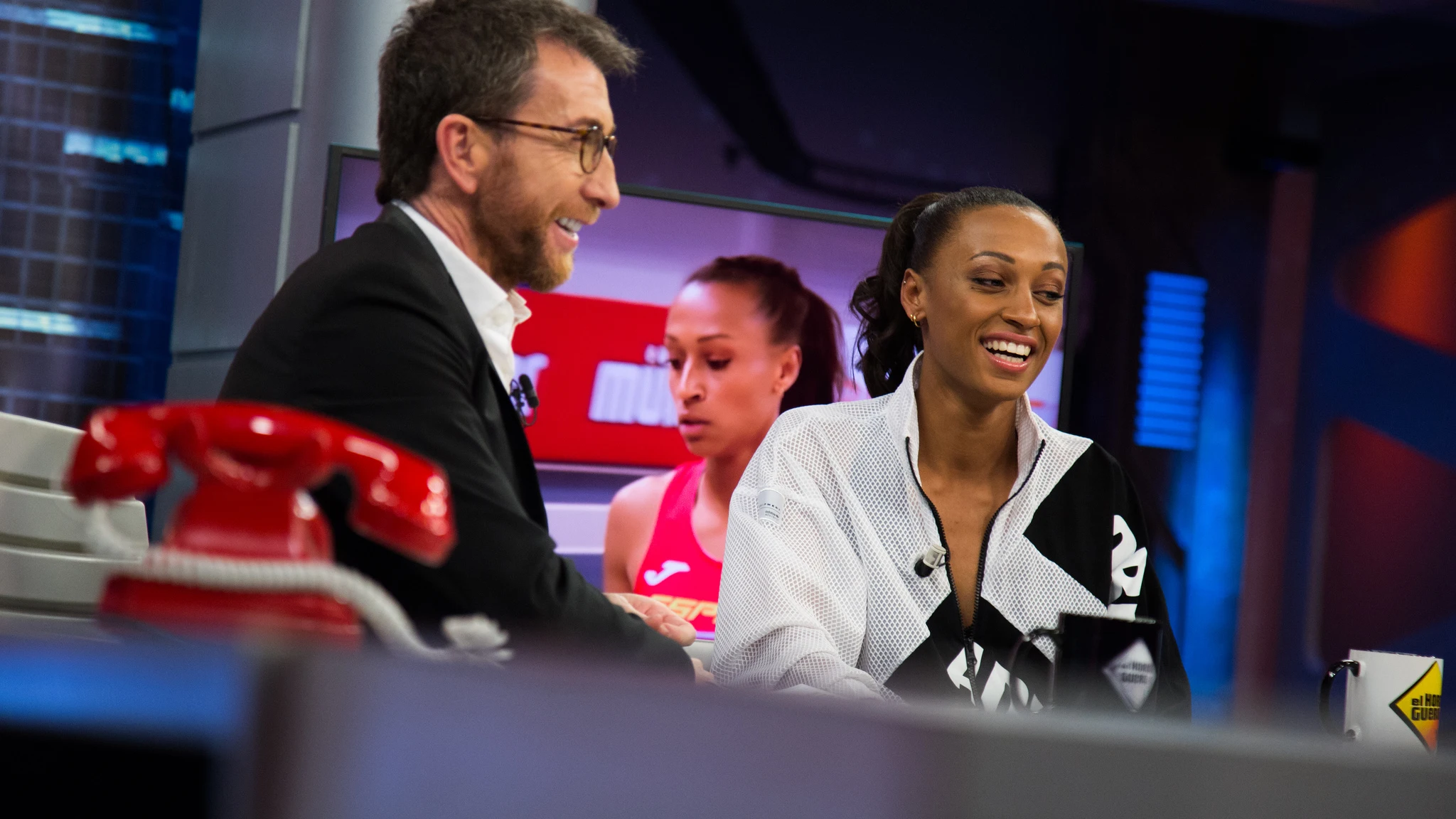 Ana Peleteiro desmitifica en 'El Hormiguero 3.0' la dieta de los deportistas de élite Ana Peleteiro desmitifica en 'El Hormiguero 3.0' la dieta de los deportistas de élite
