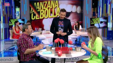 La mala suerte se ceba con Miki Nadal en el desternillante Juego de la SemAnna 'Manzana o cebolla': 