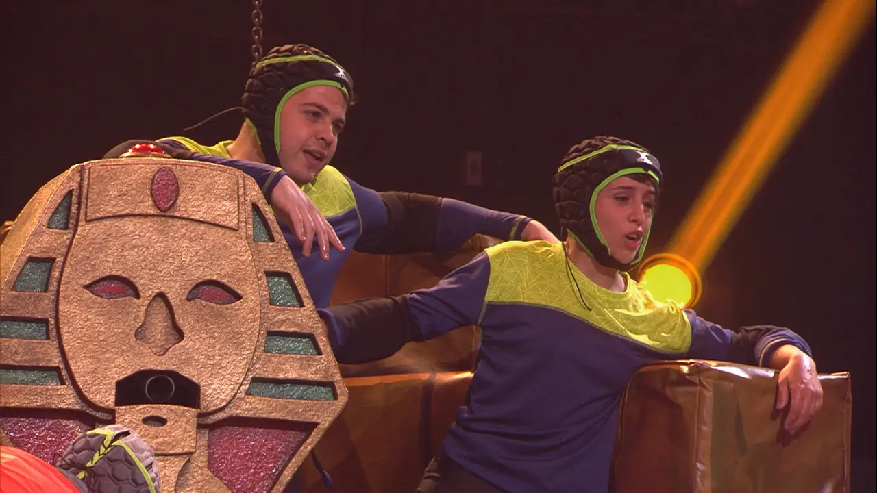 VÍDEO - JUEGO DE JUEGOS: Rafael y Rocío coronan La Pirámide con Romeo y Julieta