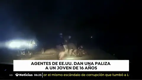 Unos policías agreden a un joven en EEUU Unos policías agreden a un joven en EEUU