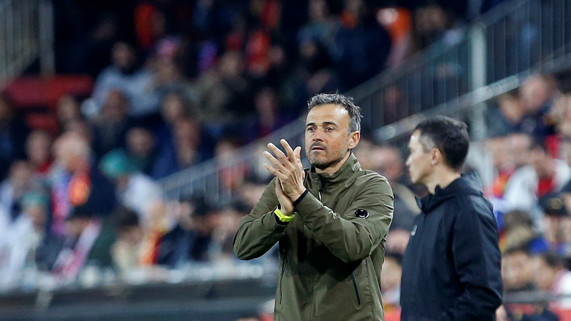 Luis Enrique aplaude una acción en un partido Luis Enrique aplaude una acción en un partido