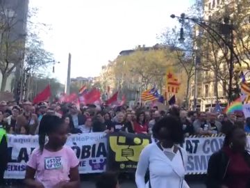 Comienza la manifestación contra Vox y el racismo en Barcelona
