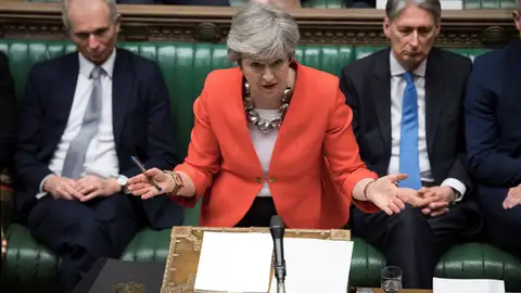 Noticias fin de semana (24-03-19) Once ministros británicos pactan para forzar la salida de Theresa May del poder Noticias fin de semana (24-03-19) Once ministros británicos pactan para forzar la salida de Theresa May del poder