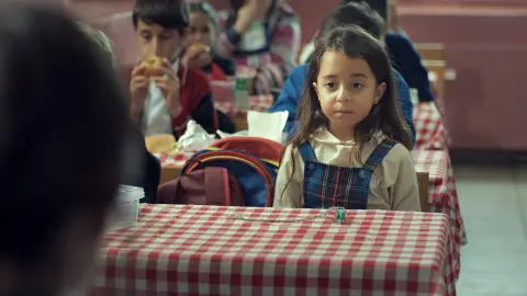 la pequeña Melek madre