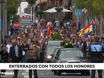 Entierran a 14 asesinados de la Guerra Civil cuyos cuerpos fueron lanzados a un pozo en Gran Canaria Entierran a 14 asesinados de la Guerra Civil cuyos cuerpos fueron lanzados a un pozo en Gran Canaria