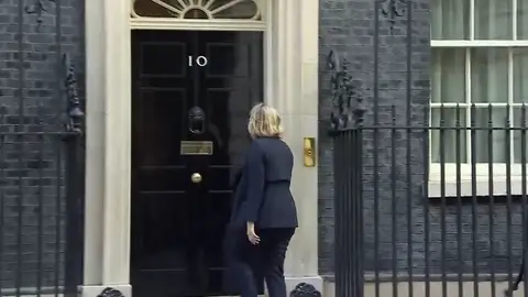 Theresa May convoca a sus ministros para una reunión especial Theresa May convoca a sus ministros para una reunión especial