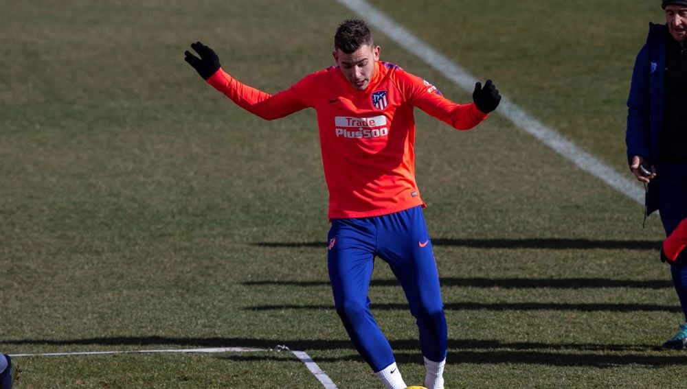 Lucas Hernández vuelve a los entrenamientos
