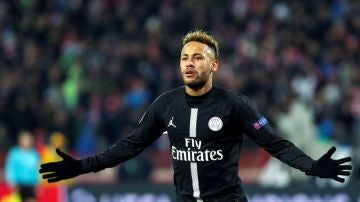 Deportes Antena 3 (25-03-19) El padre de Neymar: "Estamos trabajando en una renovación con el PSG"