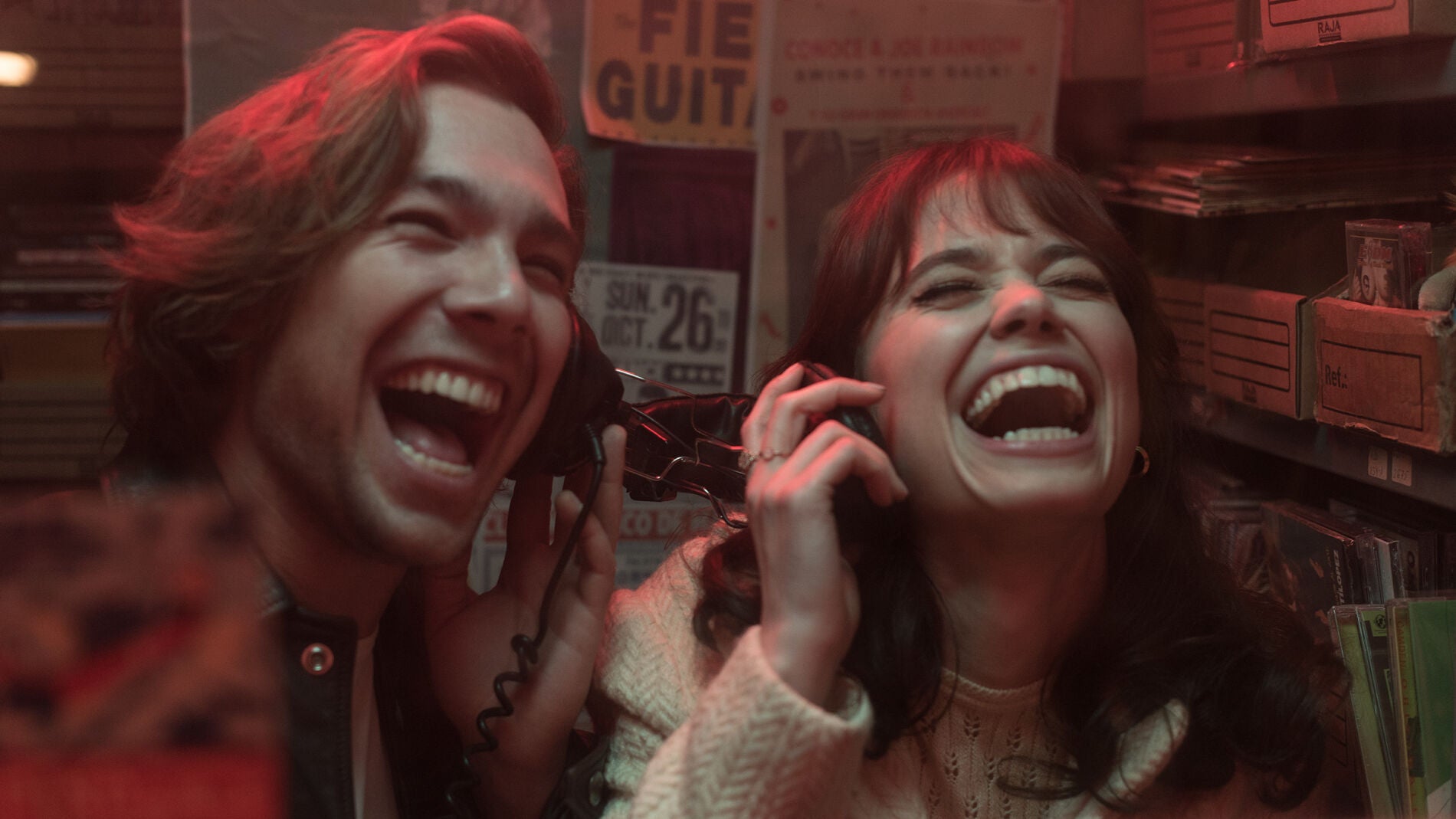 Robert, a Maribel: "&iquest;Est&aacute;s segura de que me has tra&iacute;do aqu&iacute; solo por la m&uacute;sica?"