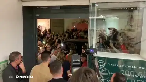 NUEVA ESCRITORA NUEVA ESCRITORA