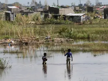 Las calles del distrito de Tica, Mozambique, permanecen inundadas Las calles del distrito de Tica, Mozambique, permanecen inundadas